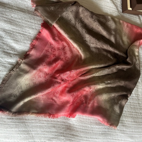 ✨ Rare ✨ Louis Vuitton Ombré Shawl - Picture 6 of 8